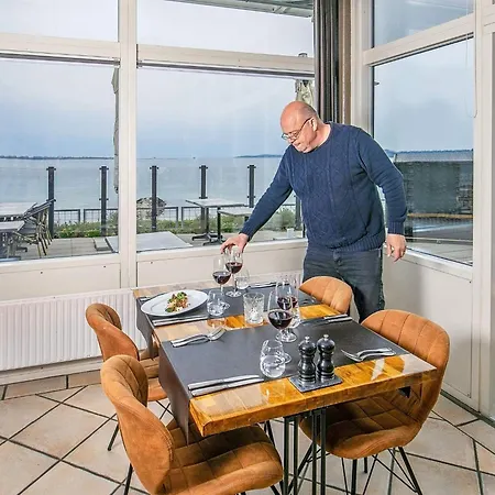 Apartment In Near Castle *